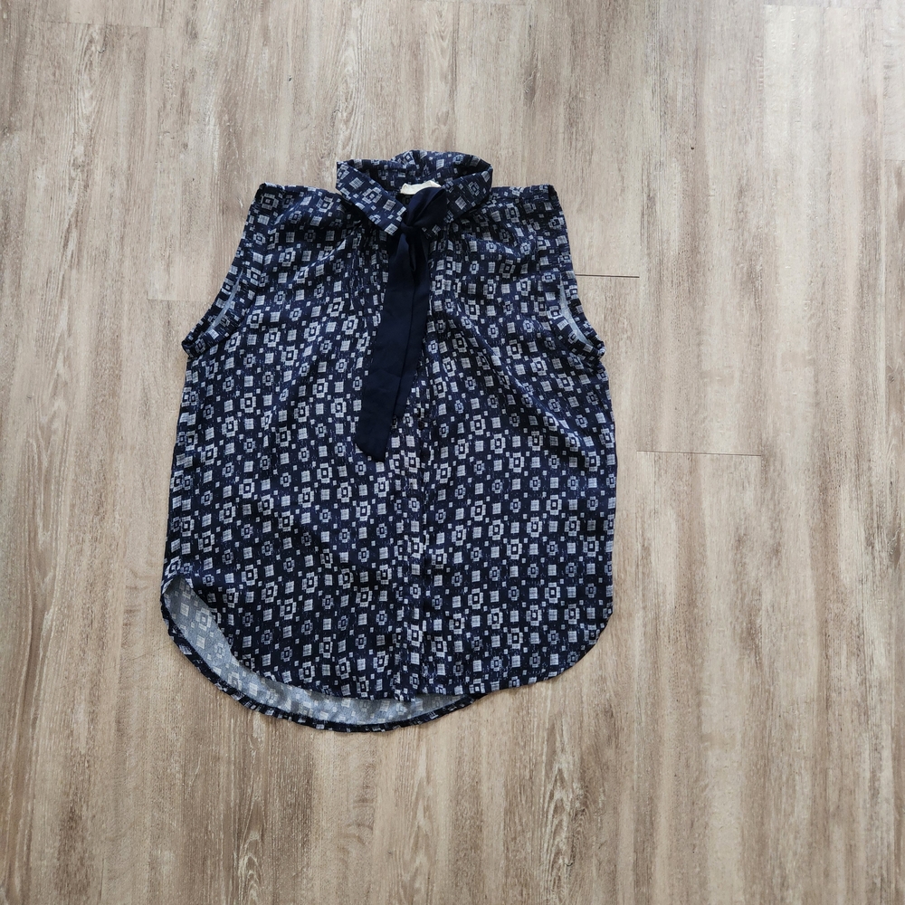 Elodie Navy and White Patterned Blouse